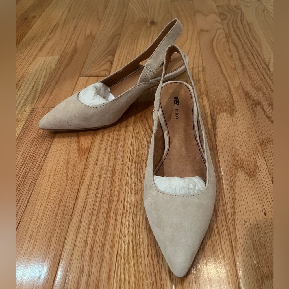 NIB Matiko‎ Circa Peach Pointed Toe Slingback Wood Sphere Heel Shoes US 5 EU 35